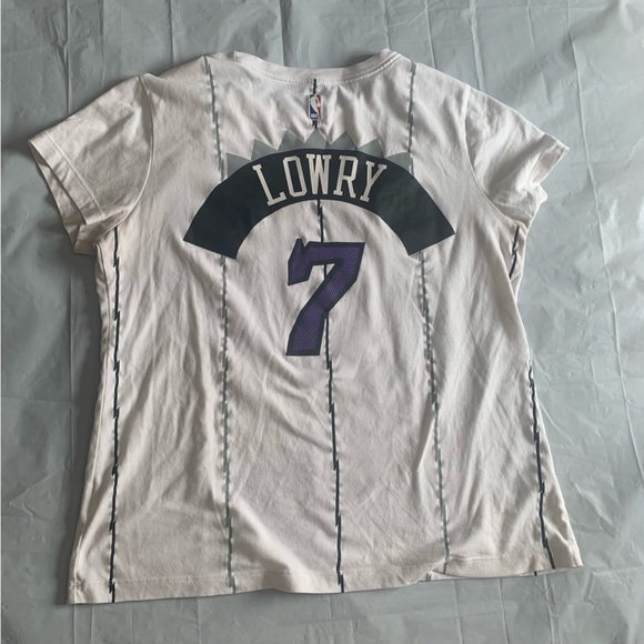 🏀 Toronto Raptors Women’s T-Shirt - Vintage Logo - Size MED  🏀 - Picture 8 of 13